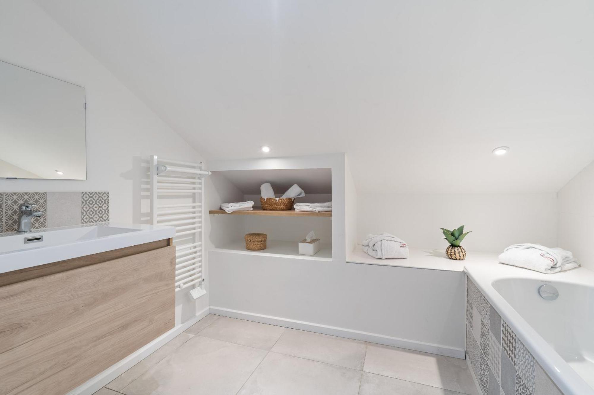 Loft Rosalie - Le Meridien A Charbonniere Les Bains - Parking - Netflix - Wifi